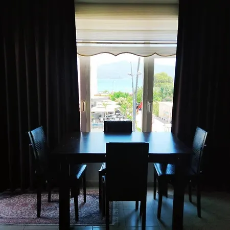 Deniz Manzarali 2+1 Guenluek Ev Lejlighed Marmaris